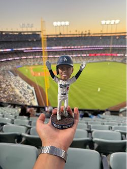 Freeman bobbledhead (not actually $1 read description)