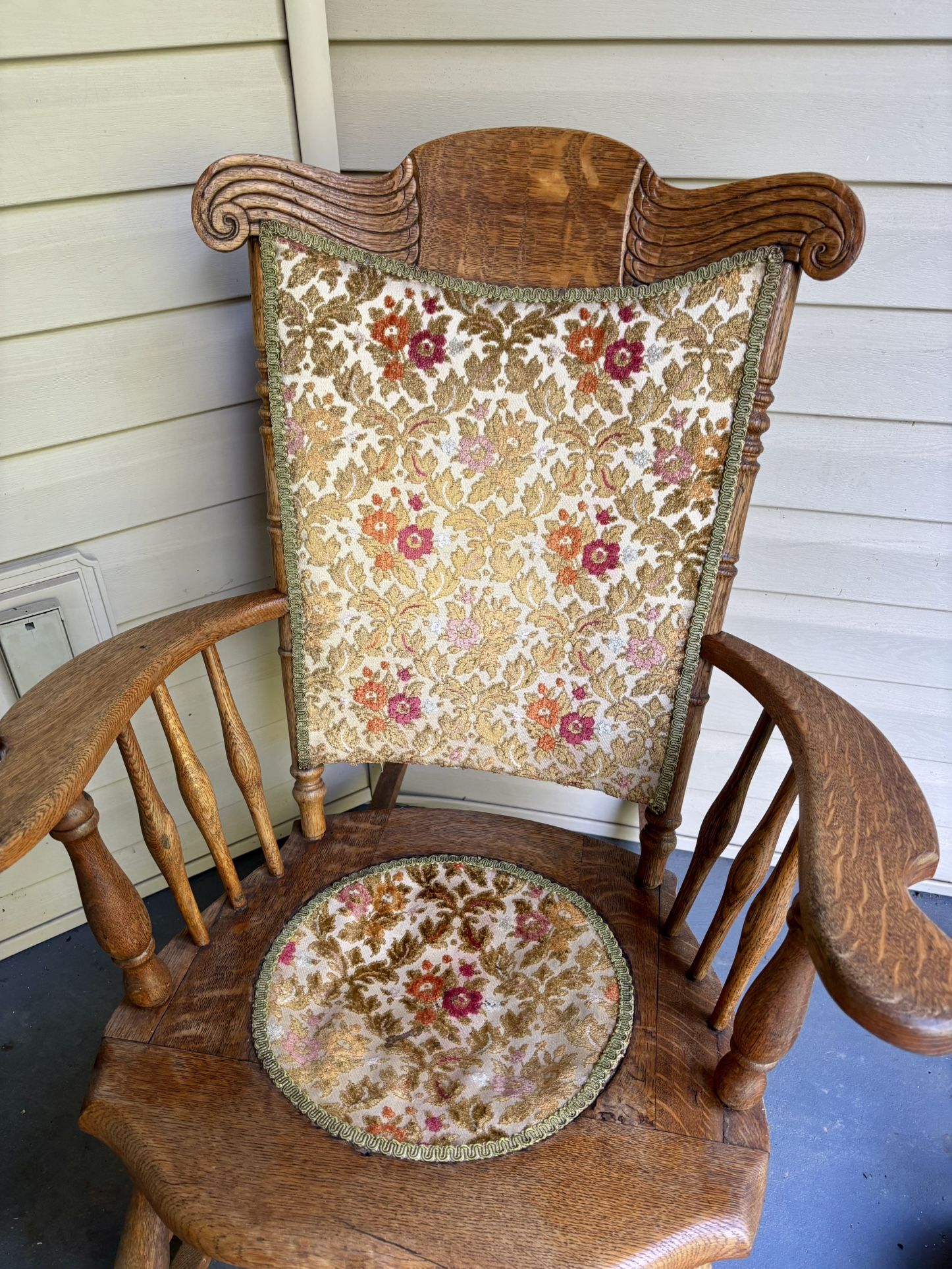 Real-Wood Rocking Chair!