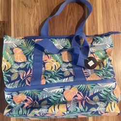 Tote Bag With Insulated Zipper Cooler Bottom.  Brand New