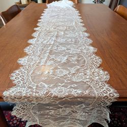 Lace Table Runners