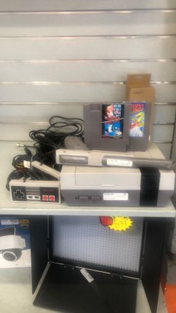 Nintendo Councilwoman/. 2 games and duck hunt gun