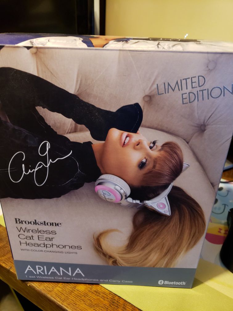 Ariana grande headphones color changing bluetooth