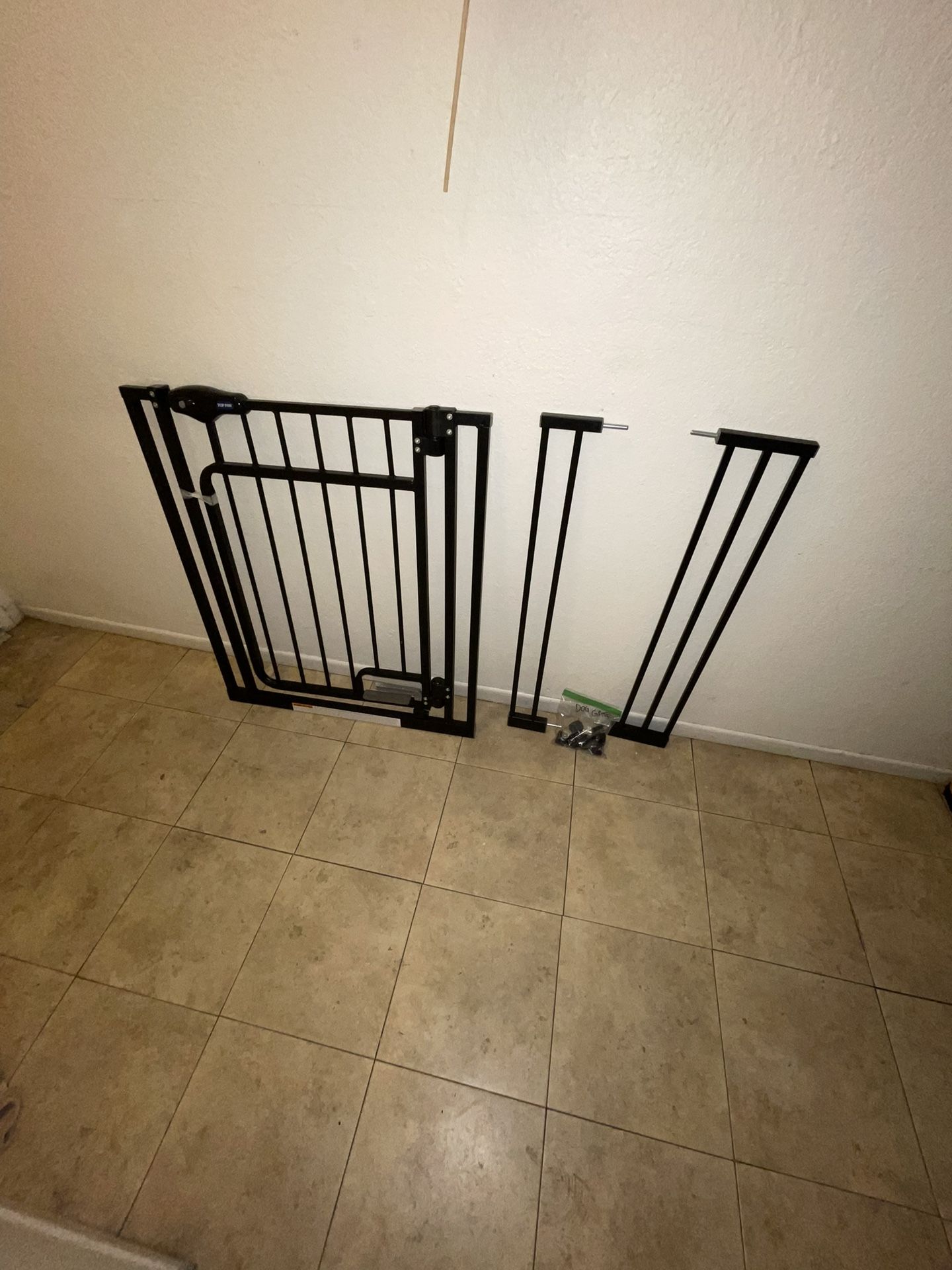 Dog Gate “Top Paw”