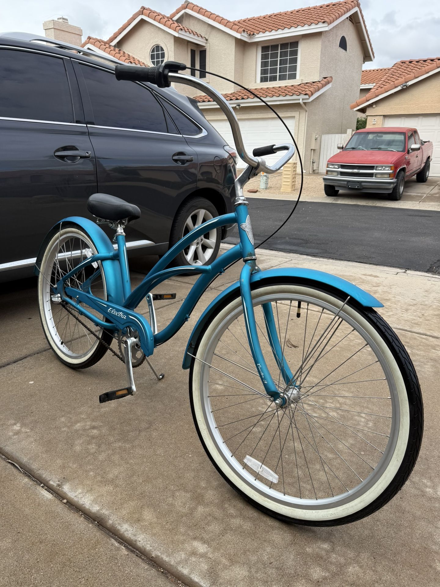 Electra 26” 3-Speed 17.5” Frame Cruiser Comfort Bicycle