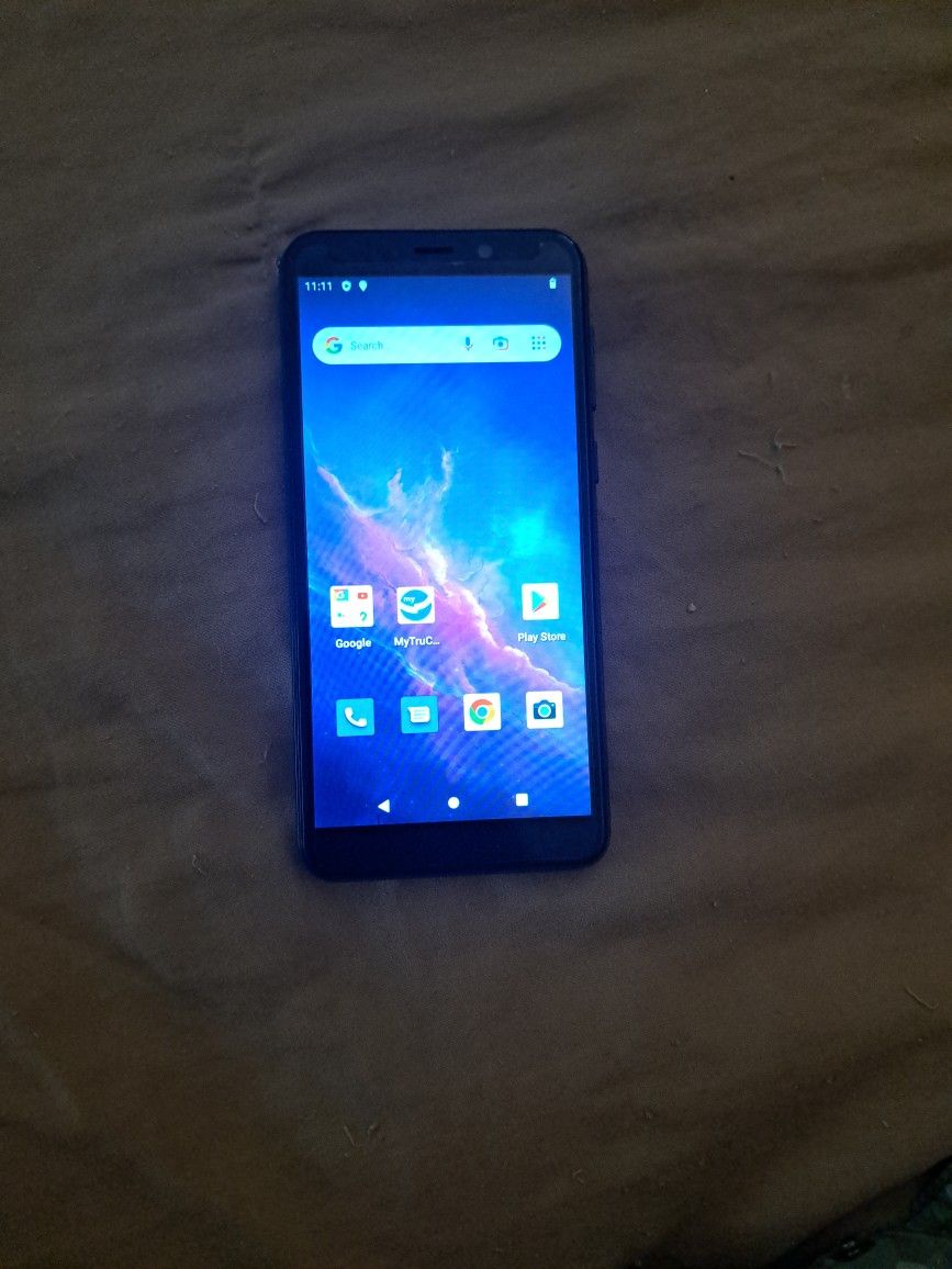 Cloud Mobile Stratus 7 4G cell Phone