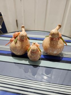 Vintage Set of 3 Ceramic Quail Bird Family Figurines Peach Floral Ribbon Decor