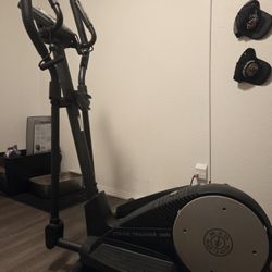 Golds Gym Eliptical- works!