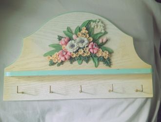 Nice Flowered Wall Hanger With Hooks 