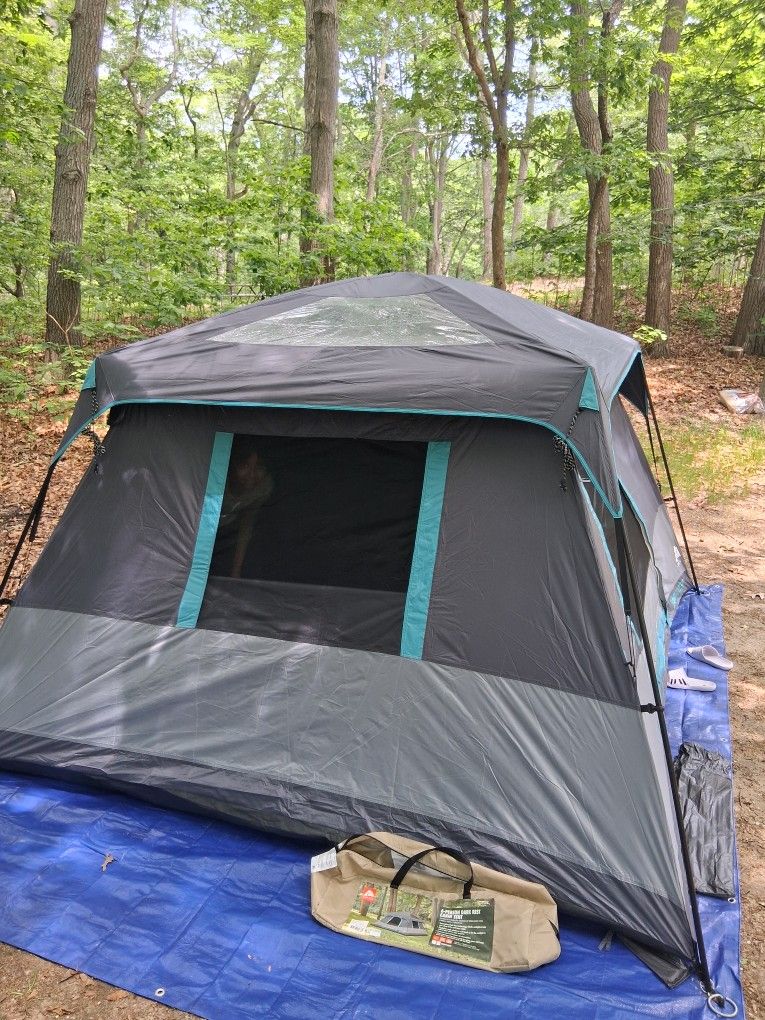 Tent, Dark .. Sleeps 4