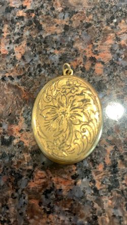 12k gold filled beautiful locket no chain