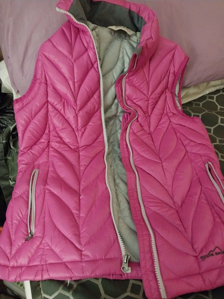 Lady's Eddie Bauer Vest Size Medium 25 Dollars