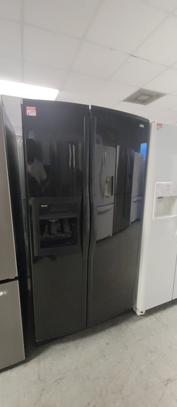 Kenmore Side‑by‑Side Fridge – Black, Ice & Water Dispenser