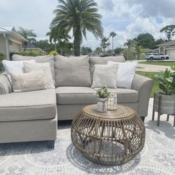 CLEAN Sectional LIKE NEW