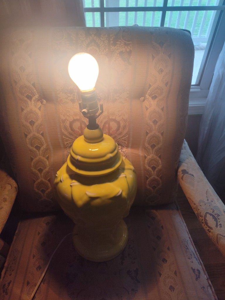 Vintage yellow Ginger Porcelain Lamp 