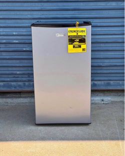 3.3 cu ft Mini Dorm Refrigerator with Freezer Silver