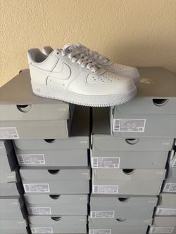 🔥 NIKE WHITE AIR FORCE 1s — BRAND NEW! 🔥