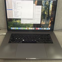 MacBook Pro 15” Touch Bar i7 16gb ram ssd