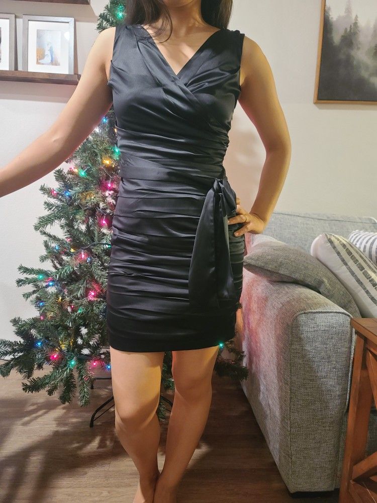 New Black Dress (Size 2) Express