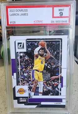 LeBRON James ICONIC MINT 9