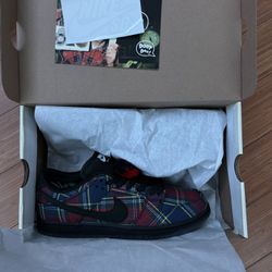 Nardwuar SB Dunk Low Size 8.5M