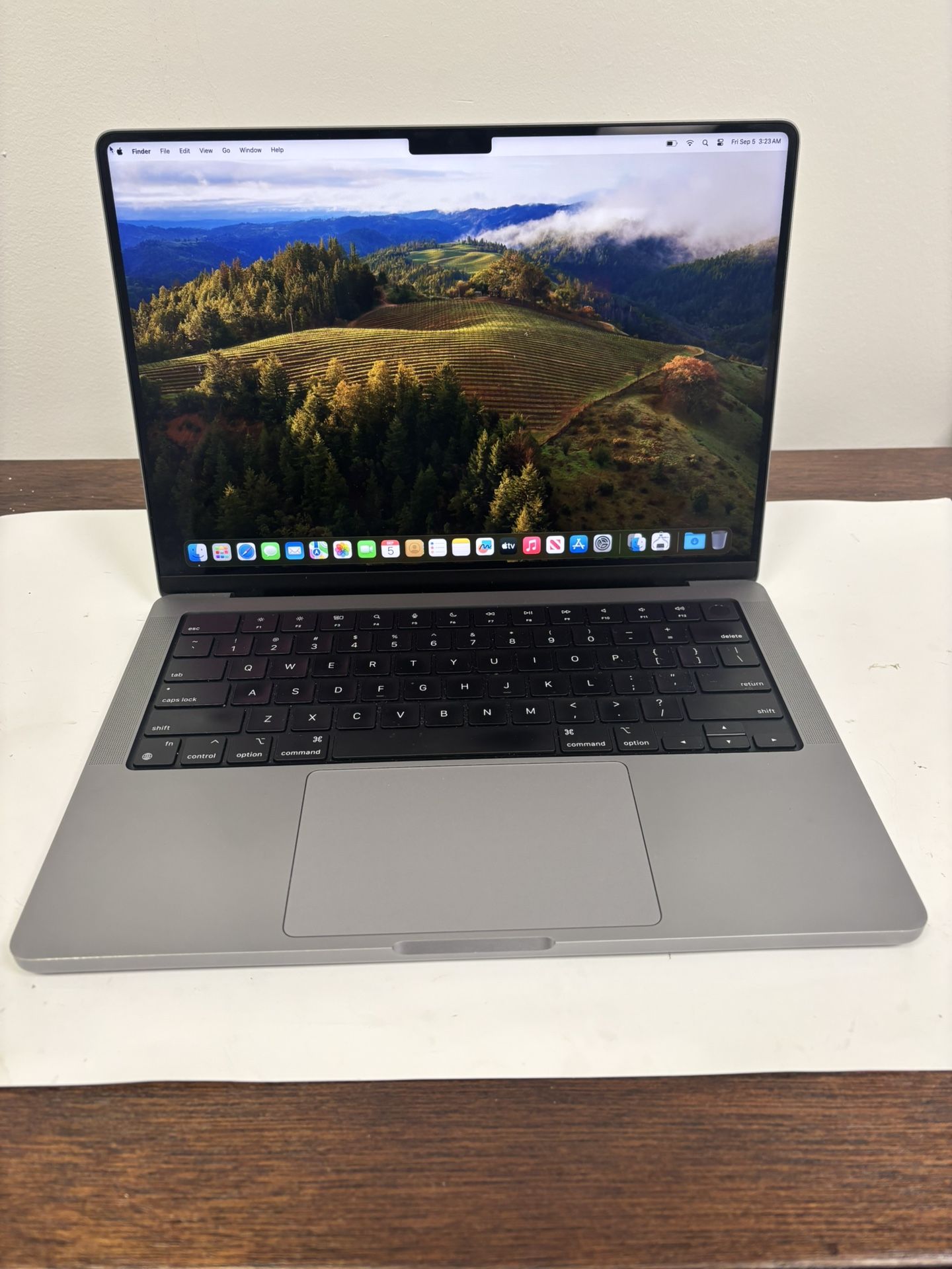 2021 Like New Apple MacBook Pro 16GB M1 Pro 512GB 214 Counts MUSIC RECORDING &VIDEO EDITING SOFTWARE