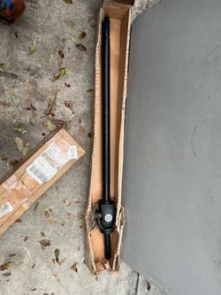 Rear driveshaft and U joint axles F350 4x4 99-04