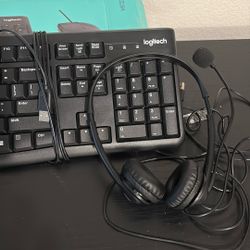 Computer Keyboard & Headphones 