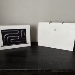 MacBook Pro M4 Like New Space Black 