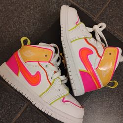 *EXCLUSIVE! Jordan 1 Mid Edge Glow (infant 8C)