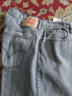 Pantalón Levis de hombre size 38x30 usado una vez como nuevo $14