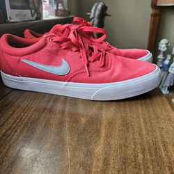 Nike SB charge canvas red sz 11