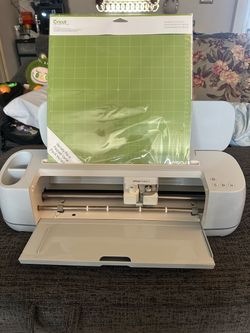 Cricut Maker 3 Cutting Machine with Mat Pack