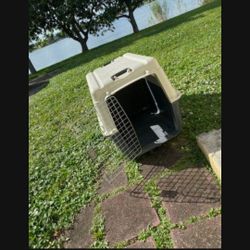 Dog crate for sell