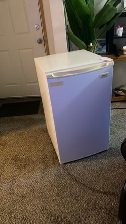 Mini fridge no interior light used $15