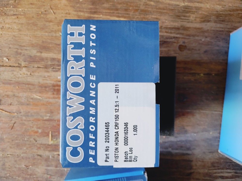 Cosworth Piston Heads With Ring Set