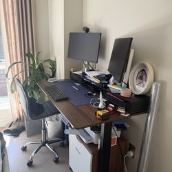 Electric desk - smooth operation