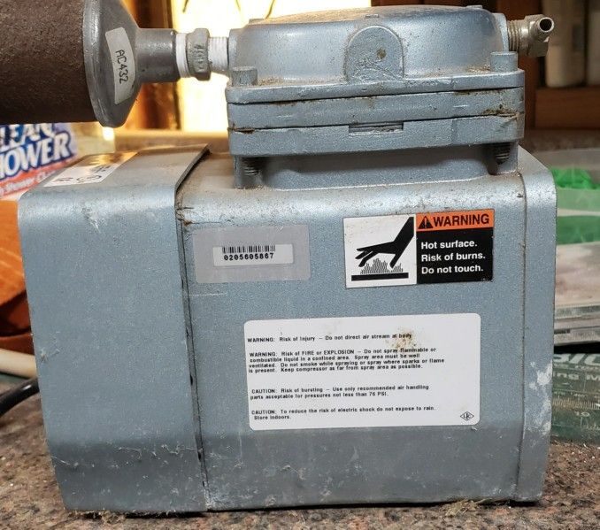 Gast 701-AA compressor/ vaccum pump