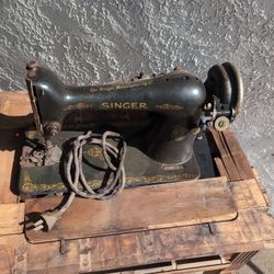 Singer Sewing Machine Antique Vintage