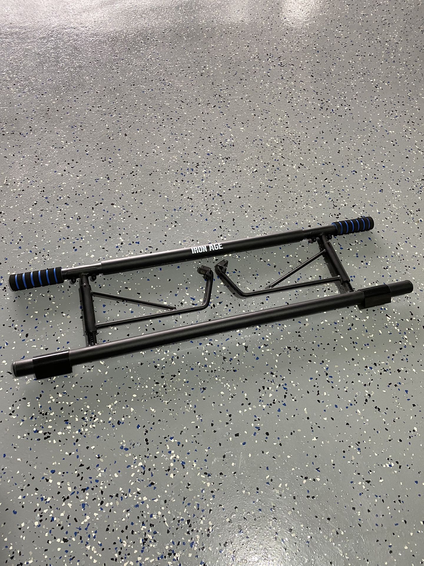 Iron Age Pull Up Bar - Doorway Smart Hook