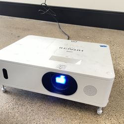 Hitachi 5000 Lumens HDMI Projector