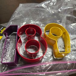 18, 19 cookie cutters 1, 8, 9
