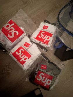Supreme socks