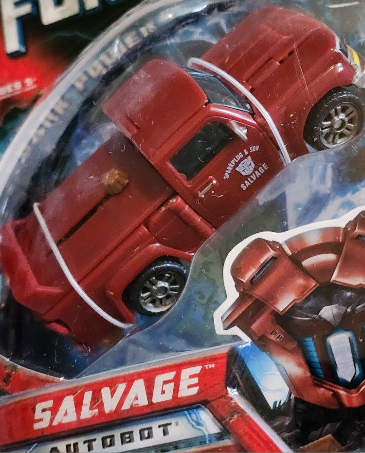 Hasbro Transformers 2007 Movie Deluxe Allspark Power Salvage Action Figure NEW