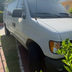 2000 Ford E-250