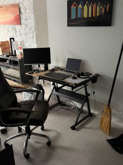 Office desk and chair