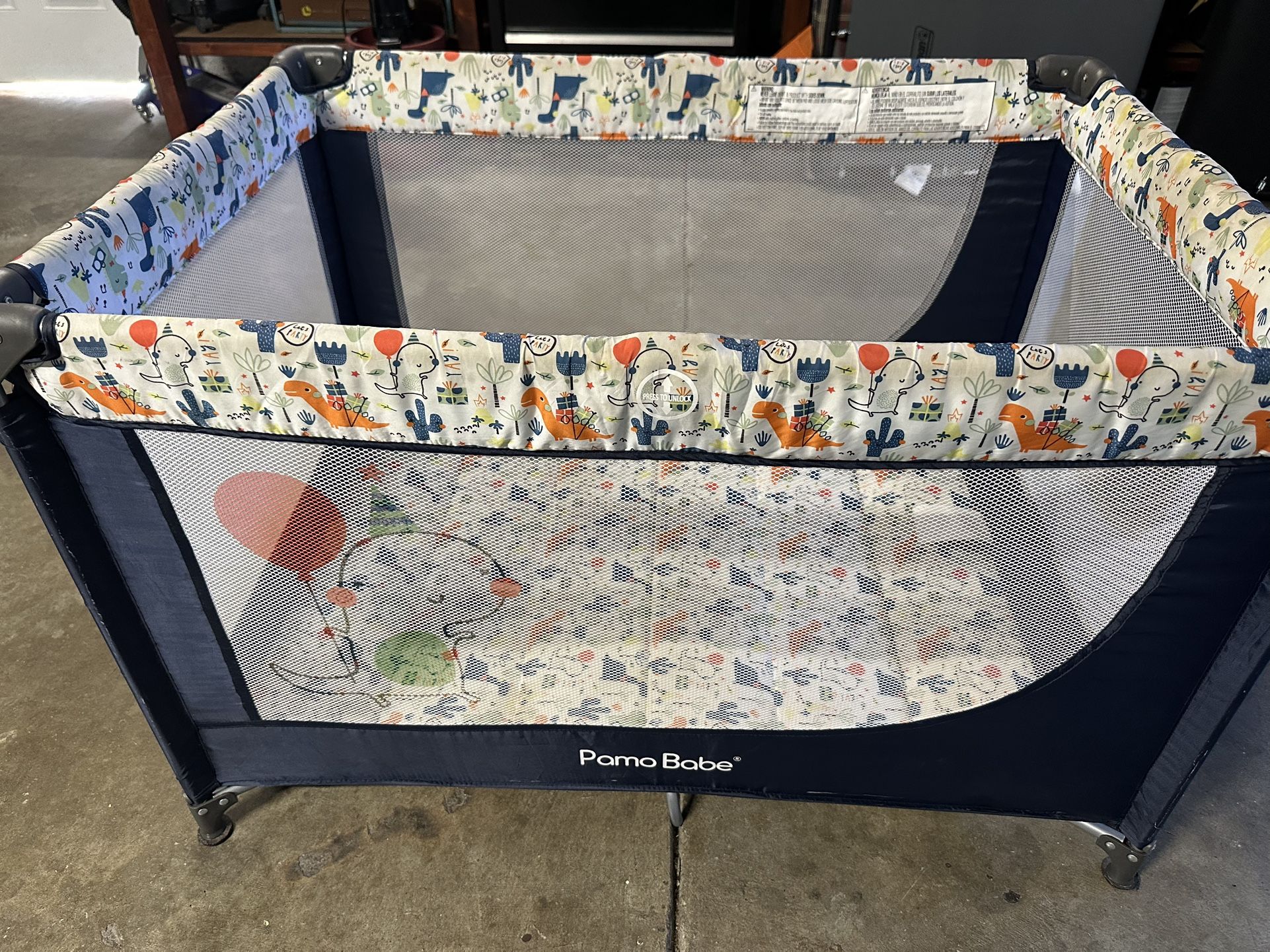 Small play yard 