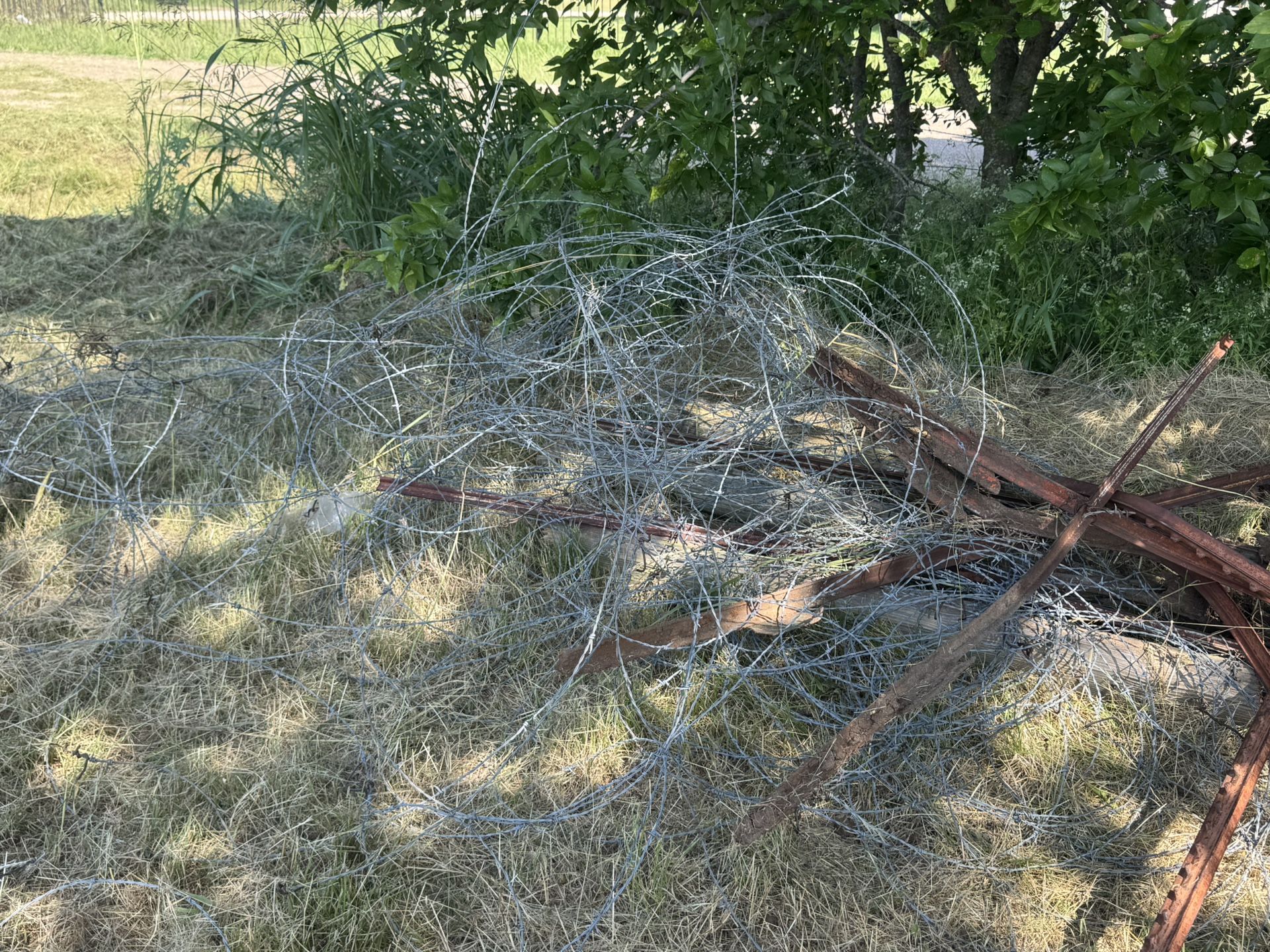 Barbwire And Metal Fence Stakes ***free***