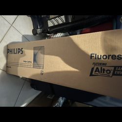 Box Of Fluorescent,  4 Foot Bulbs 