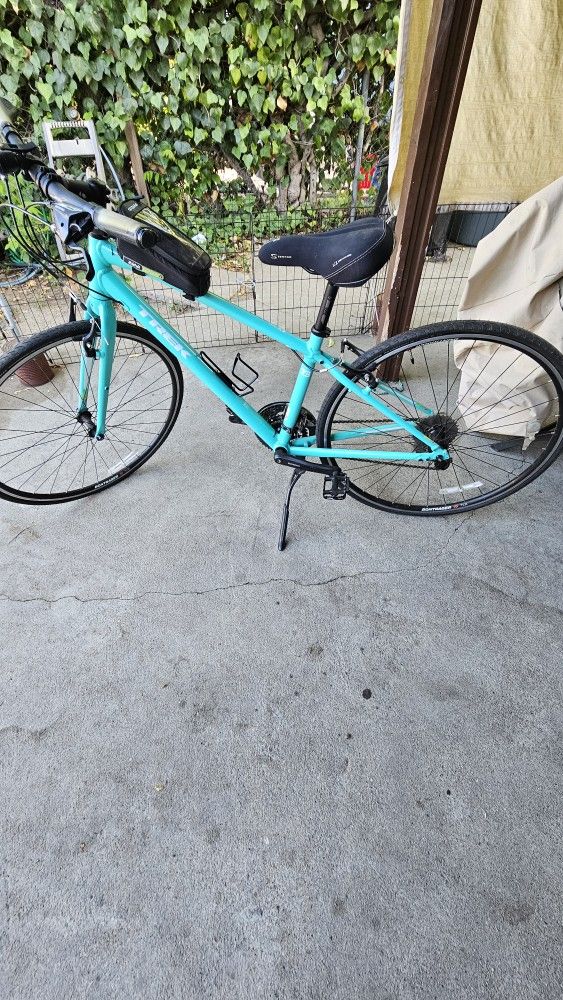 TREK City Hybrid Bike