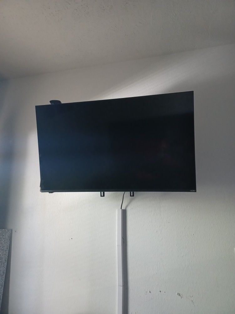 VIZIO 43” Class Full HD 1080p LED Smart TV (New) VFD43M-0804